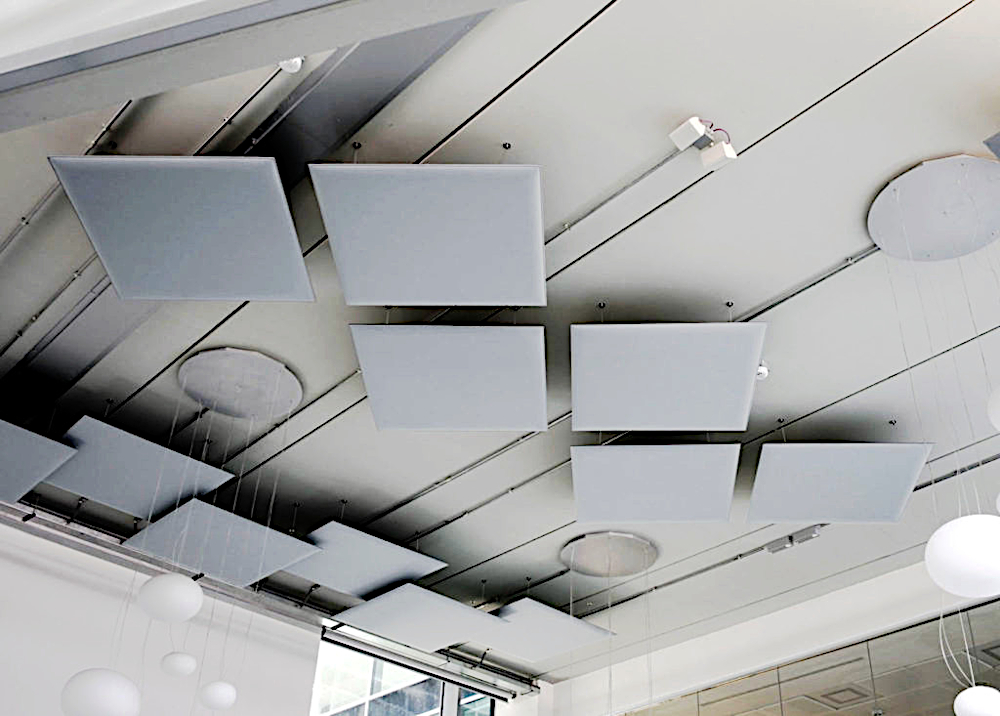 The Oversize system is available as wall, ceiling or desk panels.